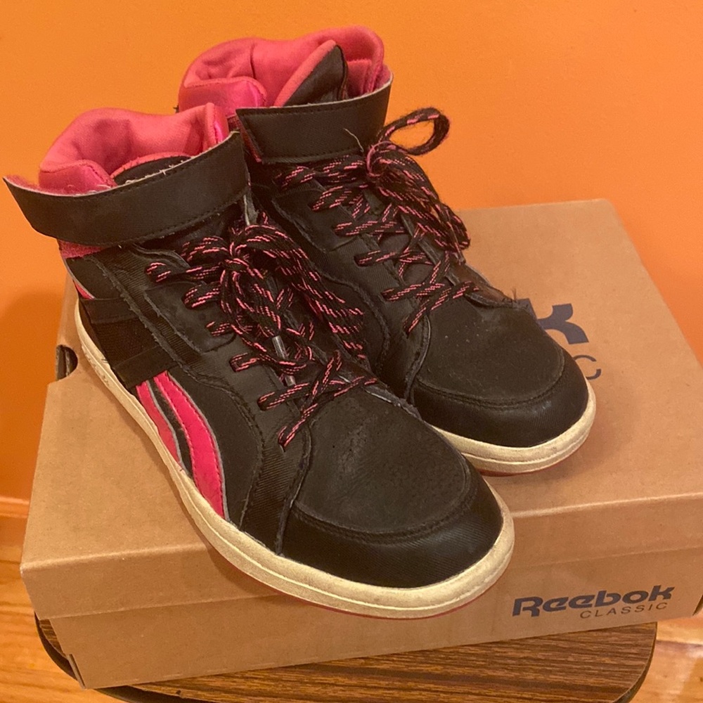 Reebok Kids Mission Sneakers Black / Pink / White Size 3 US / EU 34